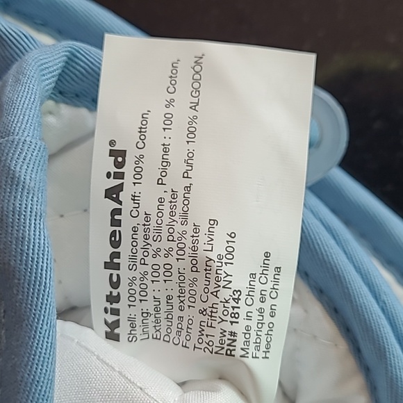 KitchenAid Large Silicone Oven Mitts - Picture 6 of 8